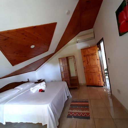 La Source Self Catering Hotel La Digue Exterior photo