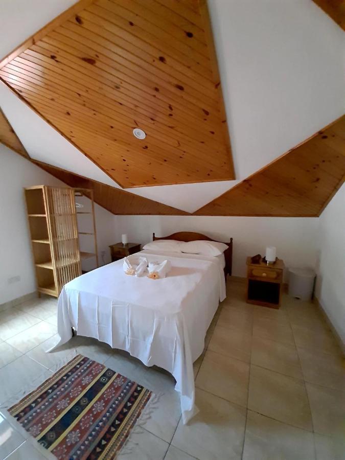 La Source Self Catering Hotel La Digue Exterior photo