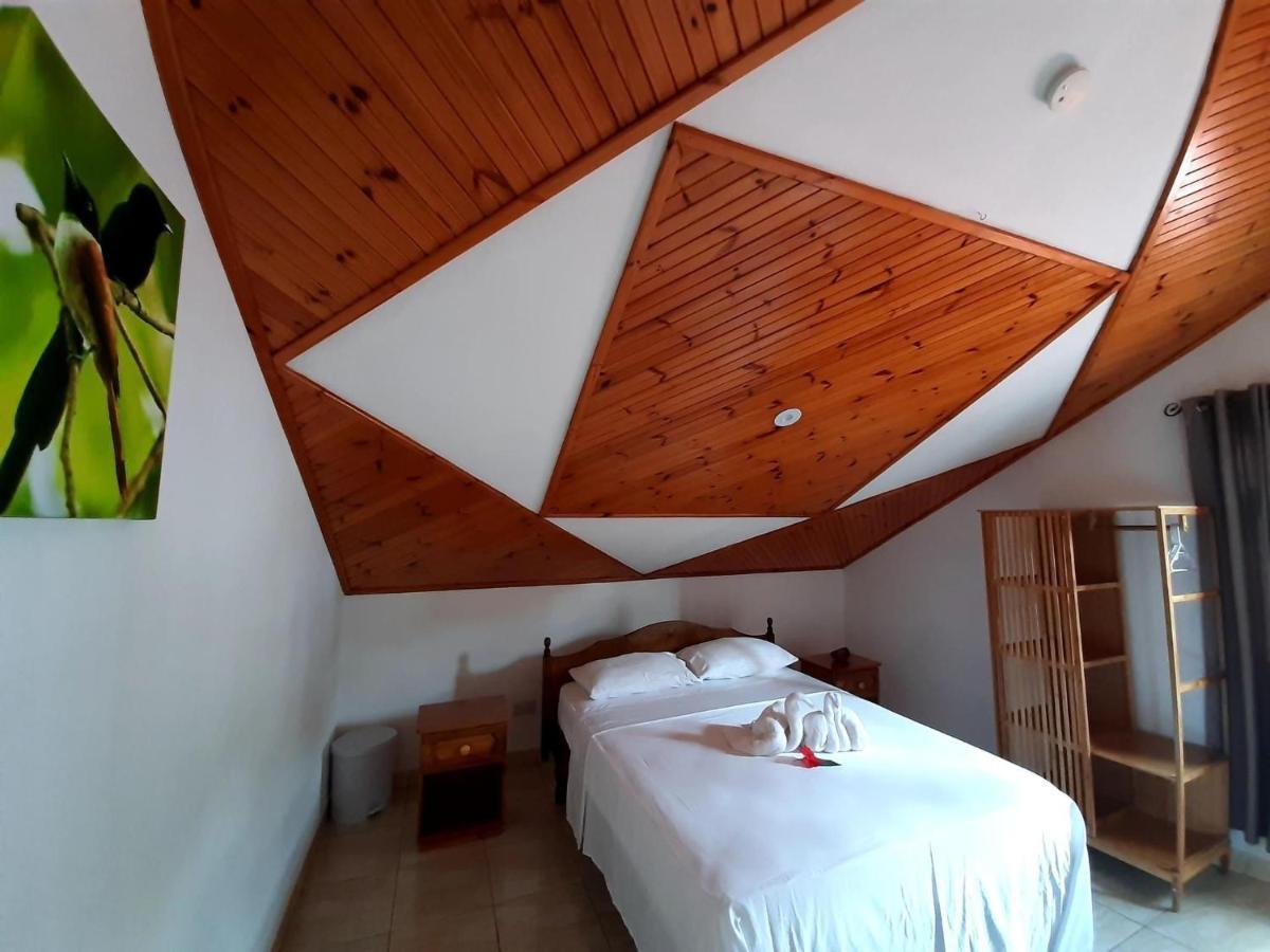 La Source Self Catering Hotel La Digue Exterior photo